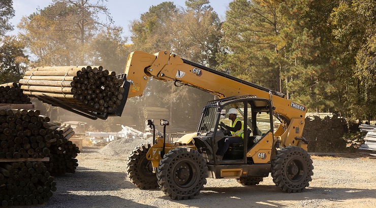 CAT TH0842 telehandler