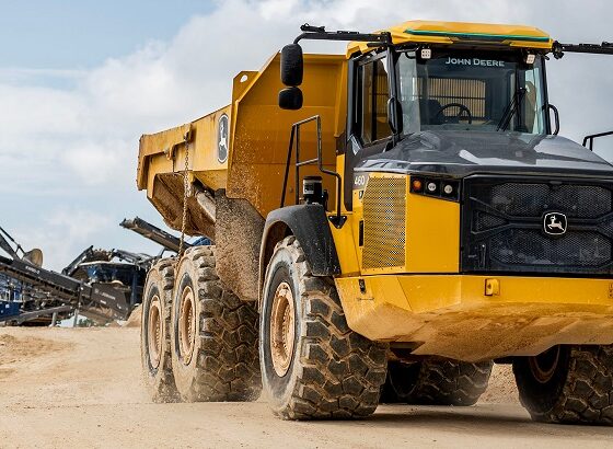 John Deere 460E-II truck